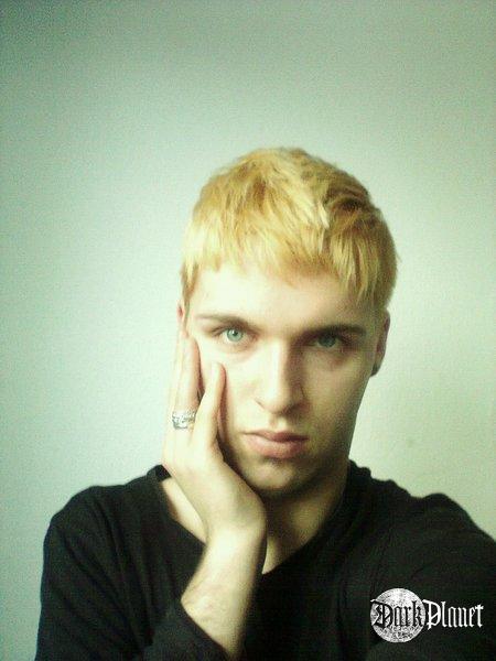 blond