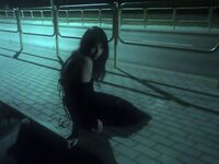 Gdzieś na ulicy... trzymając się cienia... wciąż czekam tam na Ciebie... więc ch