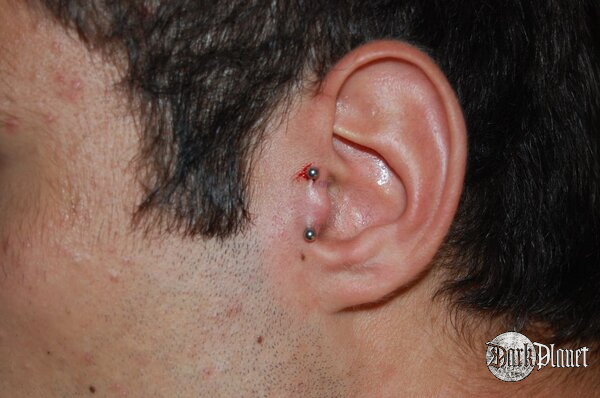 Vertical tragus