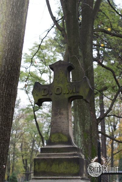D.O.M.