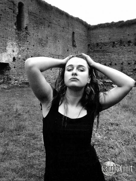 Nierealnie ludzie, nierealni my, Nieprawdziwa