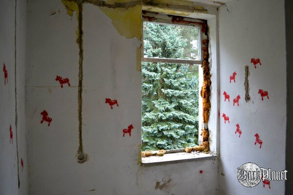 "Dala Horse Room"