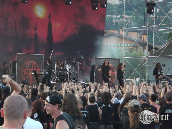 <div align="center"><strong>moonspell</strong></div>
