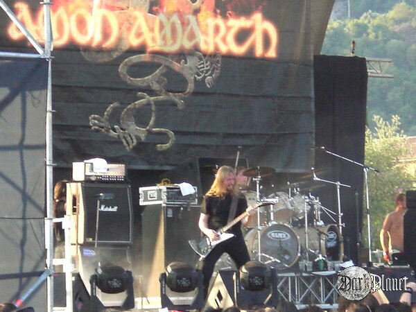 <div align="center"><strong>amon amarth</strong></div>