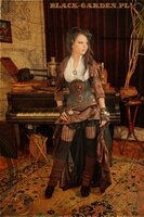Kolekcja steampunk, modelka Koseatra