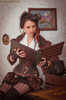 Kolekcja steampunk, modelka Koseatra