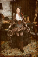 Kolekcja steampunk, modelka Koseatra