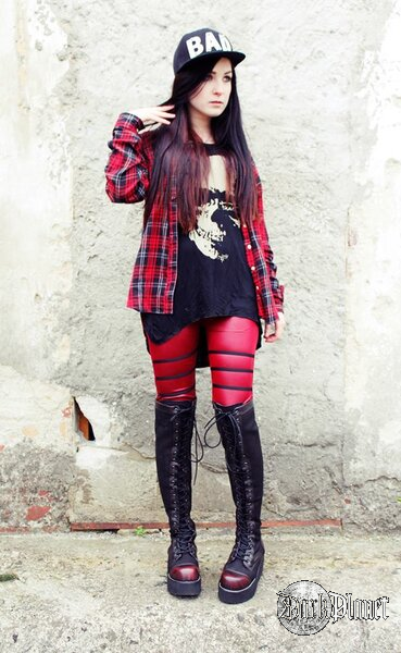 Modelka Silver Wolfie/ zdjecie Krzysztof Pawlak / legginsy Black Garden
