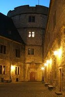 Dziedziniec zamku nocą