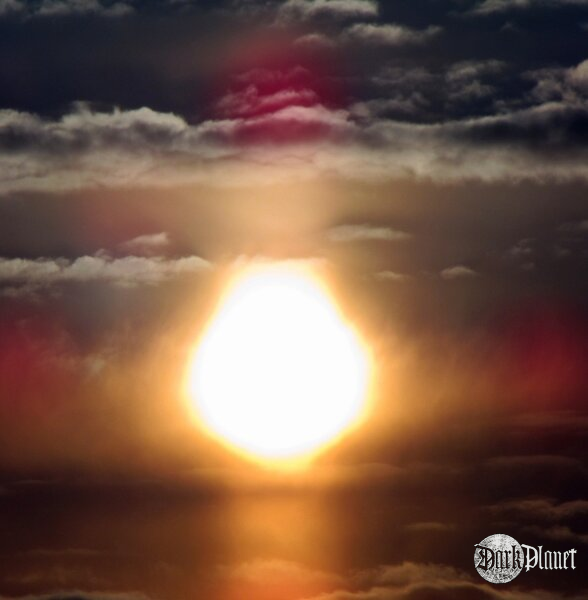 "The Sun is a lightbulb" [natura]