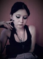 "W mojej głowie węże Próbuje ci wybaczyć Każdy się kiedyś zmienia Może i on się zmieni."  Sharan Van Etten "Serpents"