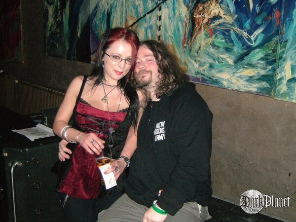 [Dzieci nocy]  Dean White (New Model Army ) z łapaczką autografów ;-)